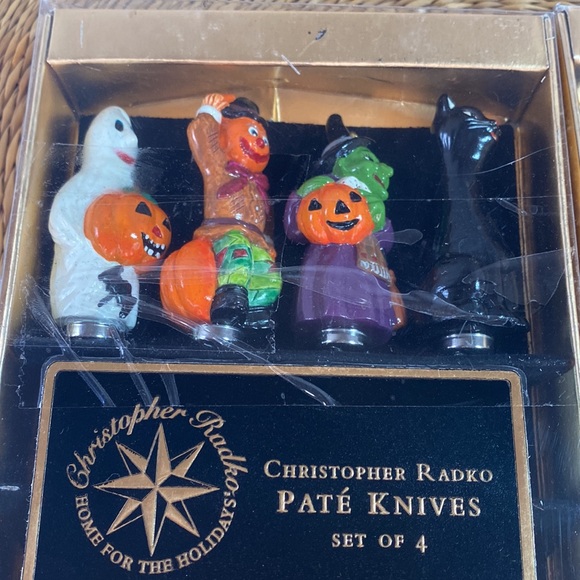 CHRISTOPHER RADKO Halloween Set Of 4 Pate Knives 2 Sets New in Box - Picture 3 of 9
